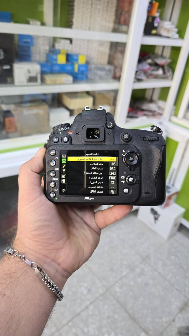 نيكون نضافه 100% كامل ملحقات 
D610 +50m F1.8G
سعره كامل800الف 
كامره وعدسه بيع كامل شتره 6k ✅️
مكاني بابل 
***********
***********
