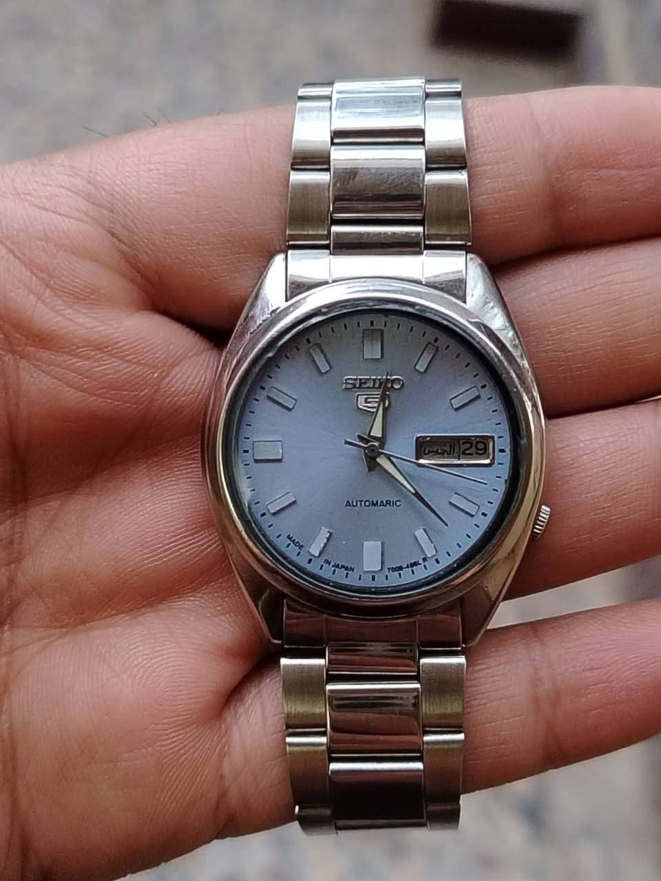 تحية طيبة لجميع
مجموعة من ساعات سيكو 5 اتوماتيك

للبيع

سعر القطعة الواحدة 60 الف دينار

يوجد توصيل لكافة محافظات العراق


**إذا كنت صاحب هذا الإعلان وتريد حذفه لأي سبب، رجاءا أرسل رسالة إلى الدعم الفني**