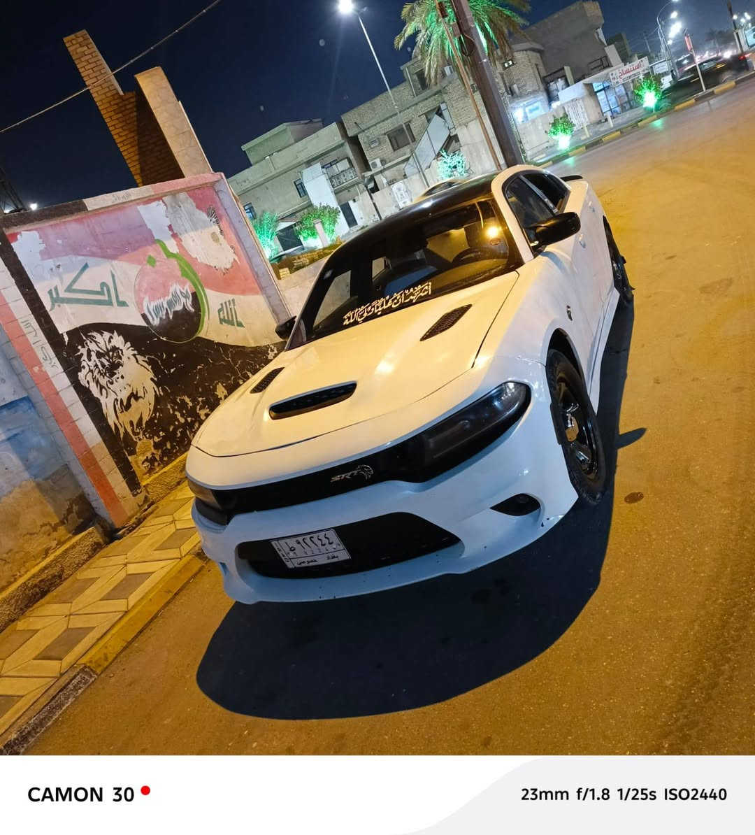 سلام عليكم جارجر SRT مديل 2015 بوليسي كير تعليك محدث دعاميات وبنيد SRT حادث جاملغ وبنيد مصبوغه صفحه سوناره مرفق مع الصور رقم بغداد
مكان السياره واسط 
السياره جاهزه مكينه وكير وحداديه وتخم تاير كله جديد ويل بوليسي السياره ماناقصه برغي
السعر 155 وبيه مجال بصيط حك الجيه 
مكلف بلنشر هاذه رقم صاحب السياره *********** مامتواجد على فيس
