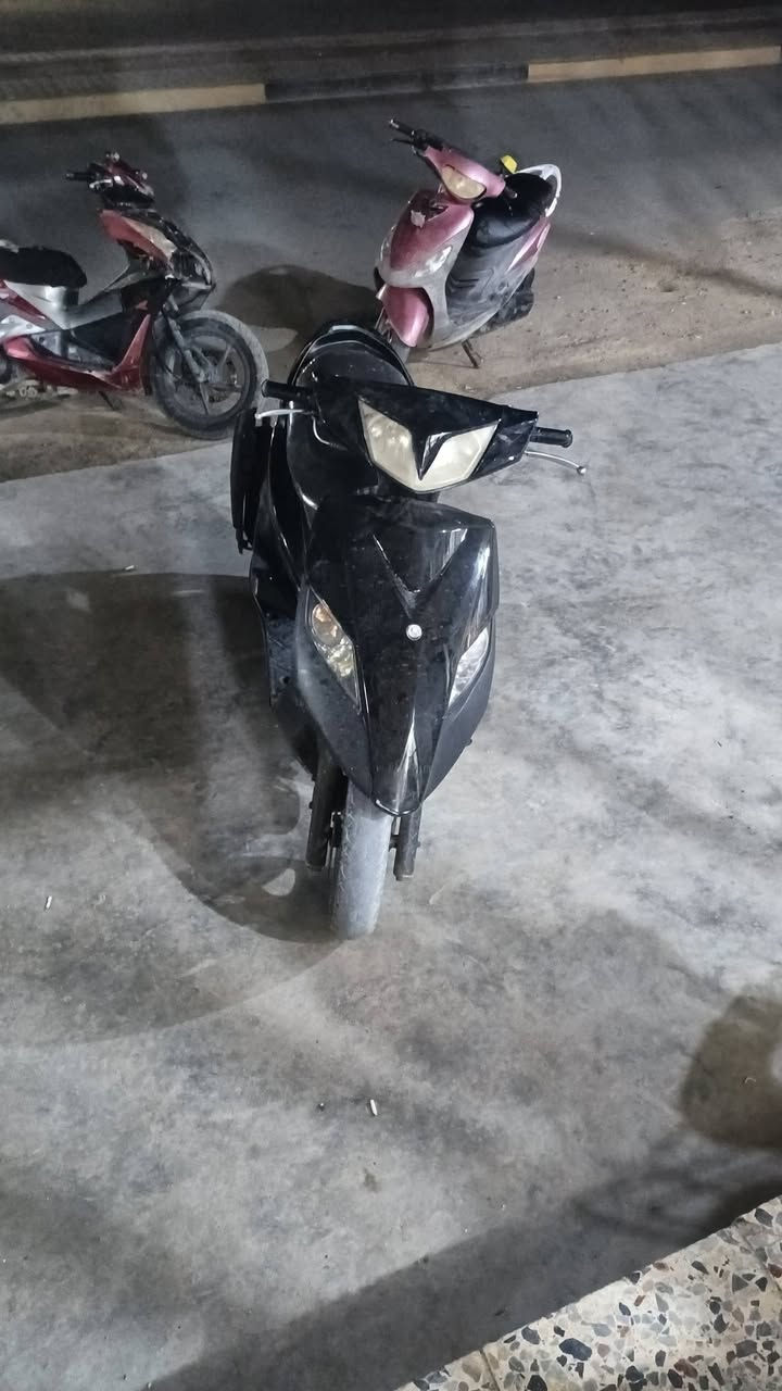 السلام عليكم دراجه GTR
نوزل 
 كهربائيات كلها شغاله 
گيچ سرعه 
گيج بانزين 
اشاير خلفيه 
اشاير اماميه 
لايت اصفر بلادي 
لايت ابيض LED 
ملاحضه الدراجه كامله مكمله بس ناقصها قايش 
سعر : 400 و بيها مجال 
مكاني بغداد ابو غريب النصر والسلام


**إذا كنت صاحب هذا الإعلان وتريد حذفه لأي سبب، رجاءا أرسل رسالة إلى الدعم الفني**