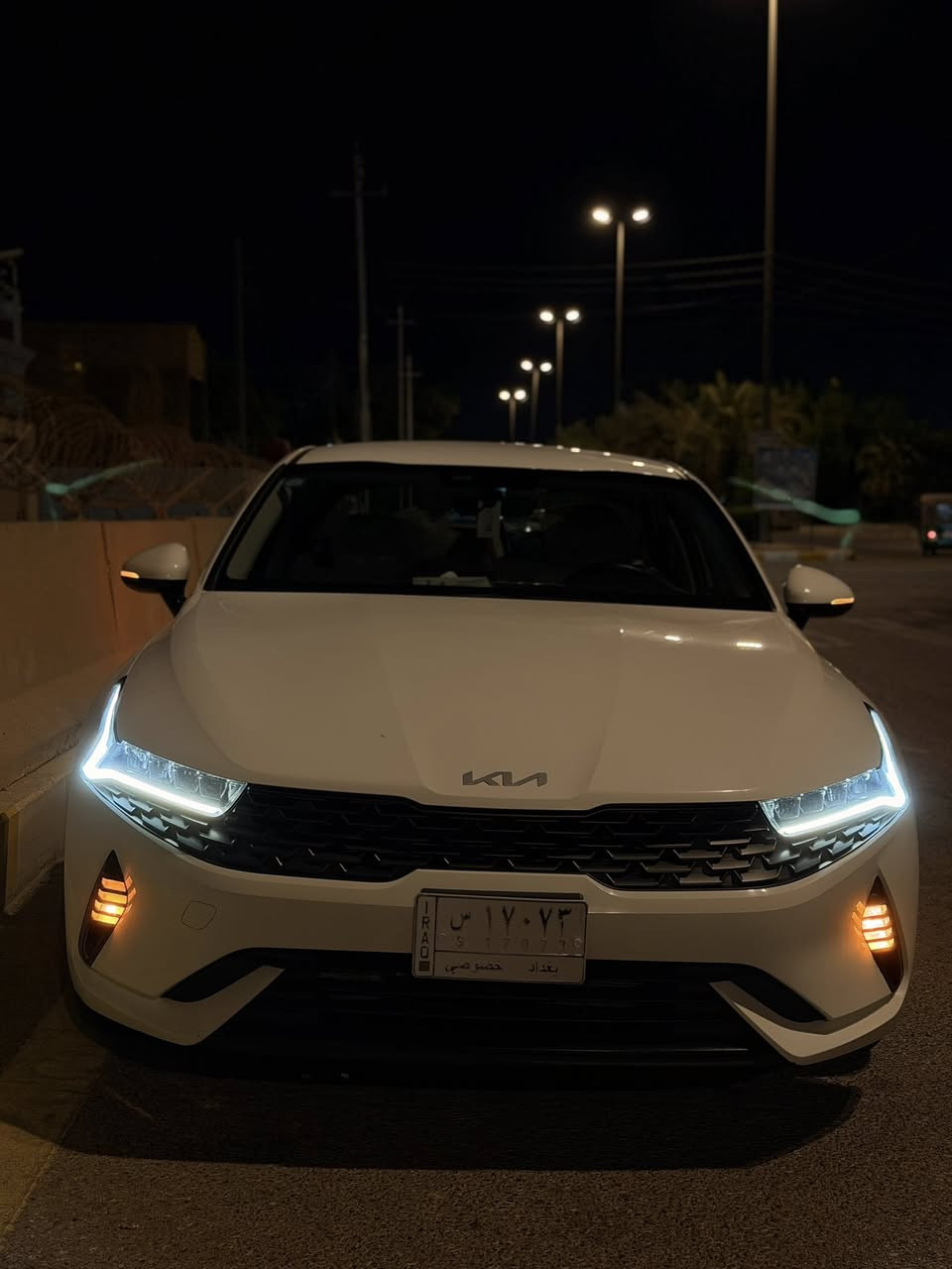 السلام عليكم
كي فايف  2023 وارد خليجي مكفول عامه 
لون ابيض 
نص فول 
تشغيل عن بعد 
بصمه 
محرك 2000
داخل شامواه 
بعدها بلايلون الوكاله 
ويل 18 
ماشيه 46 
رايدها 215$ وبيها مجال قليل
مكان العماره ميسان 
لتواصل ***********
