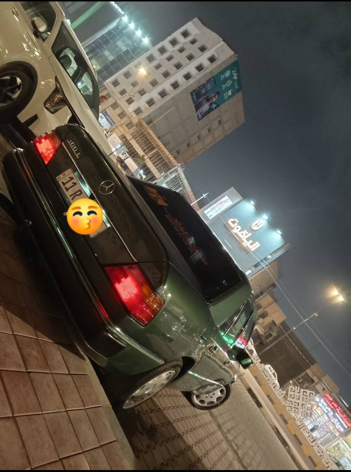 سلام عليكم مارسدس دب للبيع موديل 91 رقم بغداد انكليزي محرك بلادي 6 سلندر /300/ عنكبوت  سياره مكفوله من ضربه مصبوغ عام للجماليه  قواعد بلادي تريد شغال جام كهرباء سياره جاحزه من حداديه وتخم تاير سعر 78بي مجال بسيط ***********
