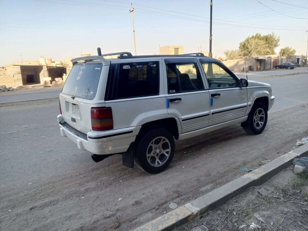 جيب شيروكي موديل 93 رقم مثنى مشروع وطني تحويل مباشر محرك وكير 3000 اكسن محور سيدان خير من الله تخم تاير كهربيات كلها شغاله شاشه كامره مضخم صوت سياره جاهزه للبيع السعر 40 وبيها مجال للطيبين رقم الهاتف *********** مكان السياره ناصريه قضاء الدوايه
