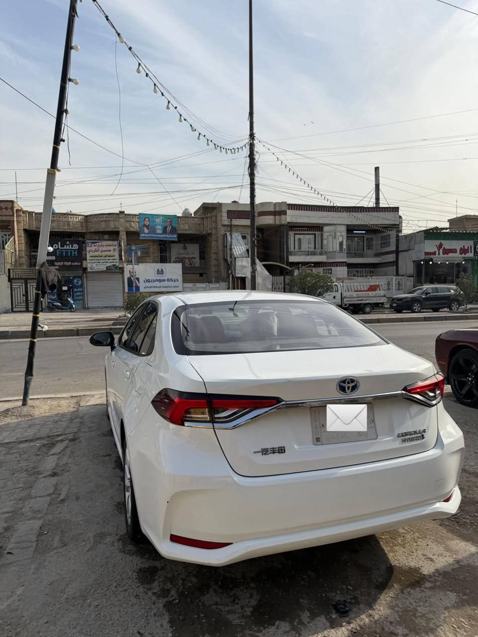 السلام عليكم 
للبيع كورلا 2023 وارد الصين رقم بغداد لون ابيض 
ماشيه 34 الف كيلو 
داخل احمر
بيها مكانين بارد 
مكان السيارة بغداد 
للاستفسار ***********
