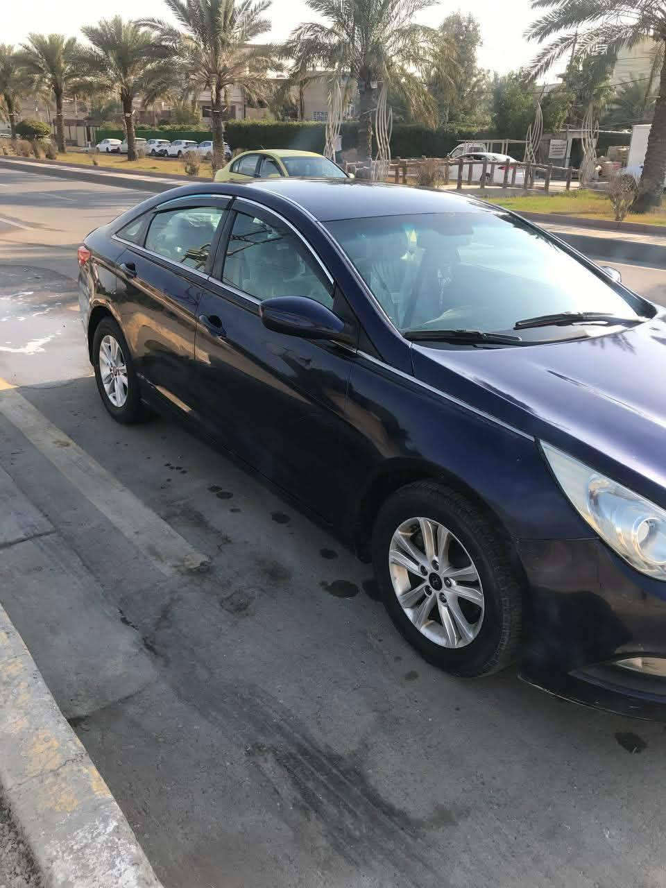 السلام عليكم
2012 سوناتا بيها اربع قطع ابيع احزام سياره كامله مكمله الحمدلله تحويل ثاني يوم 
السعر 86 وبيها مجال قليل 
الشعب شارع الاسواق 
***********
