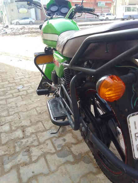 السلام عليكم دراجه دايوان 22 محرك 150مرقم ذي قار السعر2300وبيهامجال ***********
