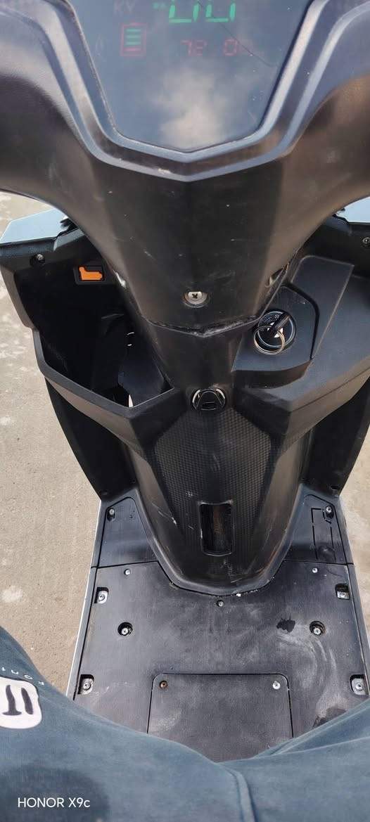 السلام عليكم ماطور شحن سكنس للبيع ماطور شرط اربع نمر سرعه 50 كله شغال لايت علي ناصي  يمين يسار بك شغال بطاريات دبل 6 مسطره شرط روح افحص السعر 375 وبمجال للطيبين مكان موصل حي القاهره الرقم***********
