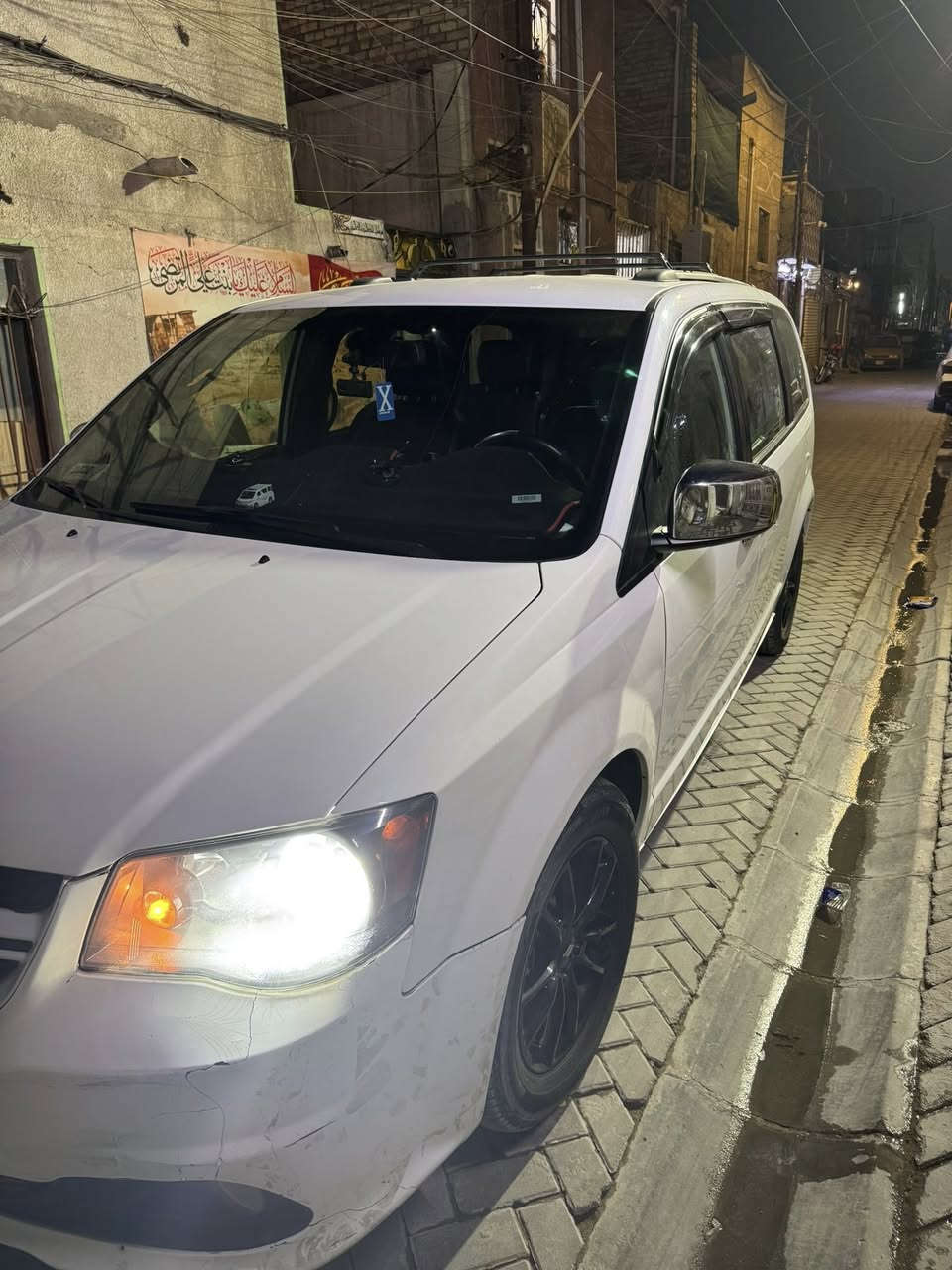 السلام عليكم دوج كرفان موديل 2020 GT وارد امريكي رقم بغداد ، الضرر مالها چاملغ السايق مبدل وتصليح بالبنيد (كشنات جلد) بيبان كهرباء شفط و شاشه عطلات و حدادية الصدر جديده وتخم تاير جواها و بدون ايرباك
#للبيع السعر 190 ورقه 
رقم الهاتف 
***********
