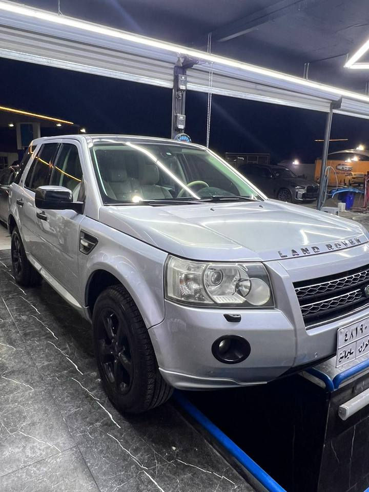 السلام علیکم 
لاندرۆفەر  ۲۰۱۰  کلین  دەعامیش سبوخی نیه بێ دەعمە سپی بونەوەشی نیە
شەریکە سەردار 
فول مواسەفات  پانوڕاما
ناوحورفەی جلدەو کارەباییە
گێر مکینە تبرید  هەمووشتی بەشەرت
سعری ۹۰  مجالێکی برایانە
***********
وەتس ئەپی لەسەرە أربيل, العراق
