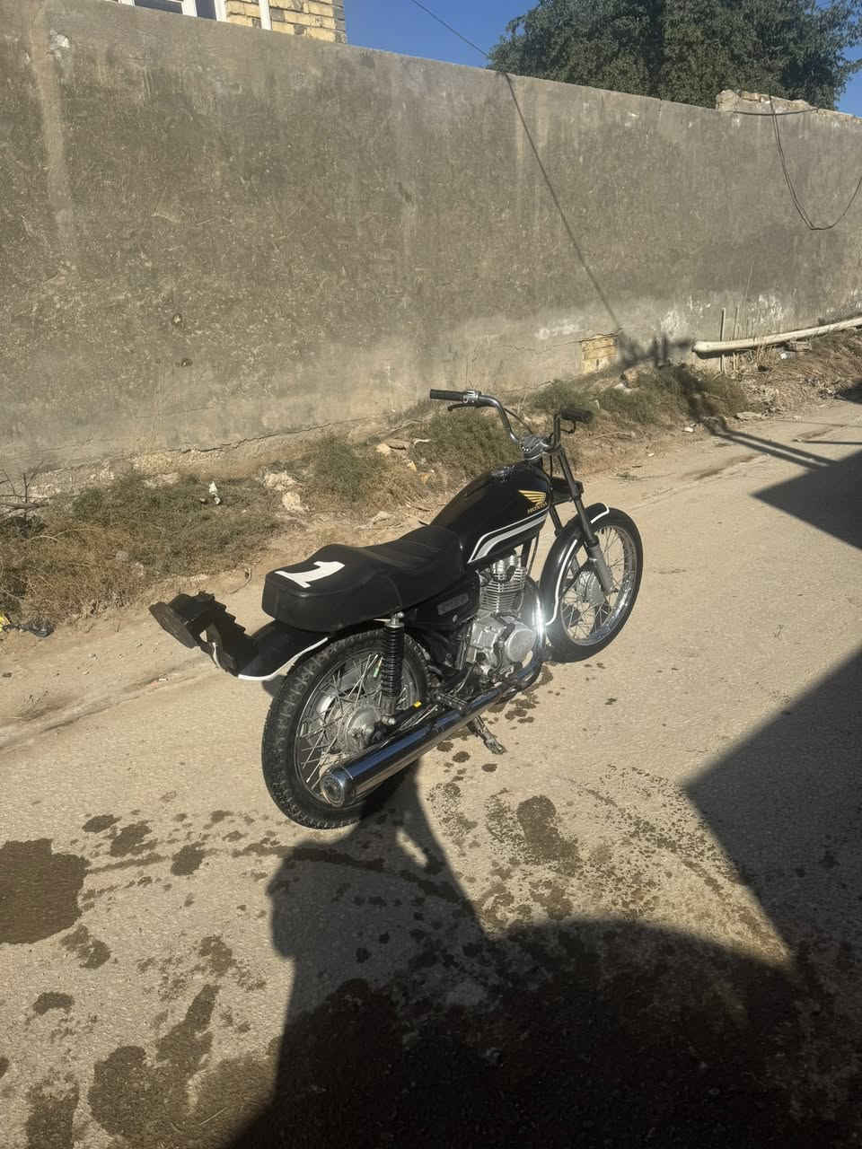 سلام عليكم شباب  
دراجة اربعه كير للبيع  مديل 2020   وكيلهة الربيعي شاصي نامه شلامجة شرط دراجه اصولي بأسمي اوراق اصلية 
دراجه خير من لله شلعه ونعومه ورزانه فول معايزه برغي تراي وين متريد العنوان النجف لاشرف كوفه ناحيه الحرية للأستفسار ***********
متواجد خاص ايضاً.
