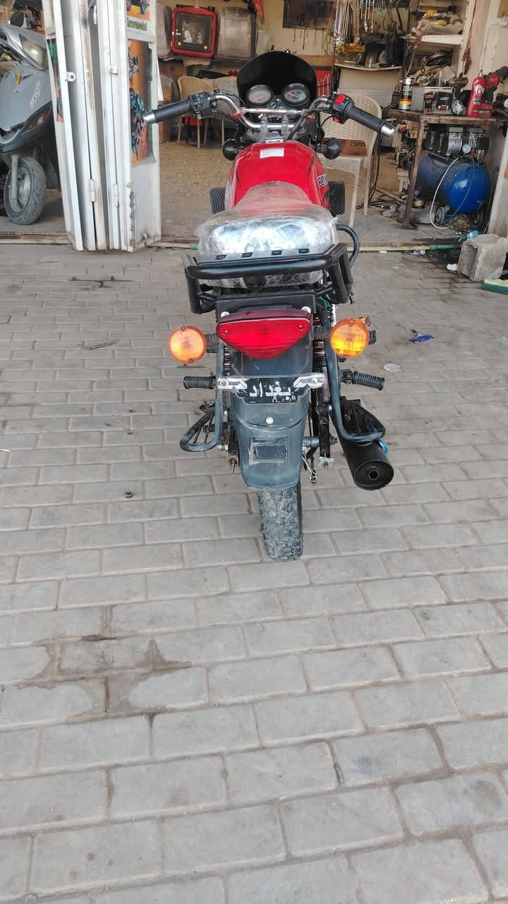 السلام عليكم
بوكسر موديل ٢١ مكينه مكفوله
اي نقص مابيها
السعر ٨٠٠ وبيها مجال
العنوان سامراء حي سكك
للتواصل ***********
