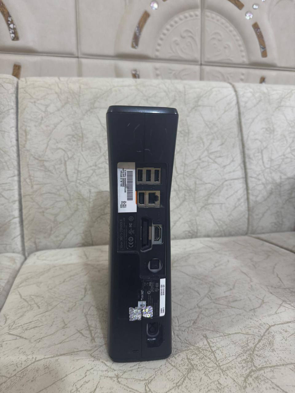 السلام عليكم للبيع جهاز اكس بوكس 360
بي 350لعبه  حرب مصارعه فيفه وقراند 5
وهواي العاب  ويجي ويا كامل ملحقاته جهاز يشتغل 
بي فقط عطل بل معالج مالته 
السعر:75وبي مجال للطيبين العنوان البصره 
للاستفسار اتصل على الرقم***********
