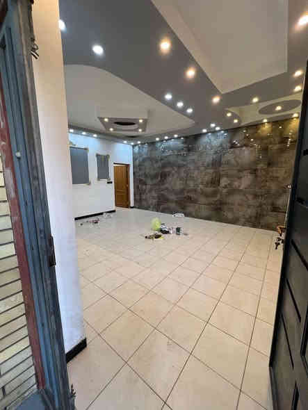 للبيع✅
176م.           20x8.80
بناء نظيف جدا/تصميم ملكي🏛️
طابقين:يحتوي على/
أستقبال-صاله للضيوف-غرف نوم عدد(3)-مطابخ عدد(2)
الموقع📍الشعب-خلف النادي العربي
السعر:430 قابل للتفاوض

مكتب الثقة للعقار🏛️
حي اور-شارع نادي النفط-مقابل مركز سناريا لطب الأسنان
***********📳
***********📳
