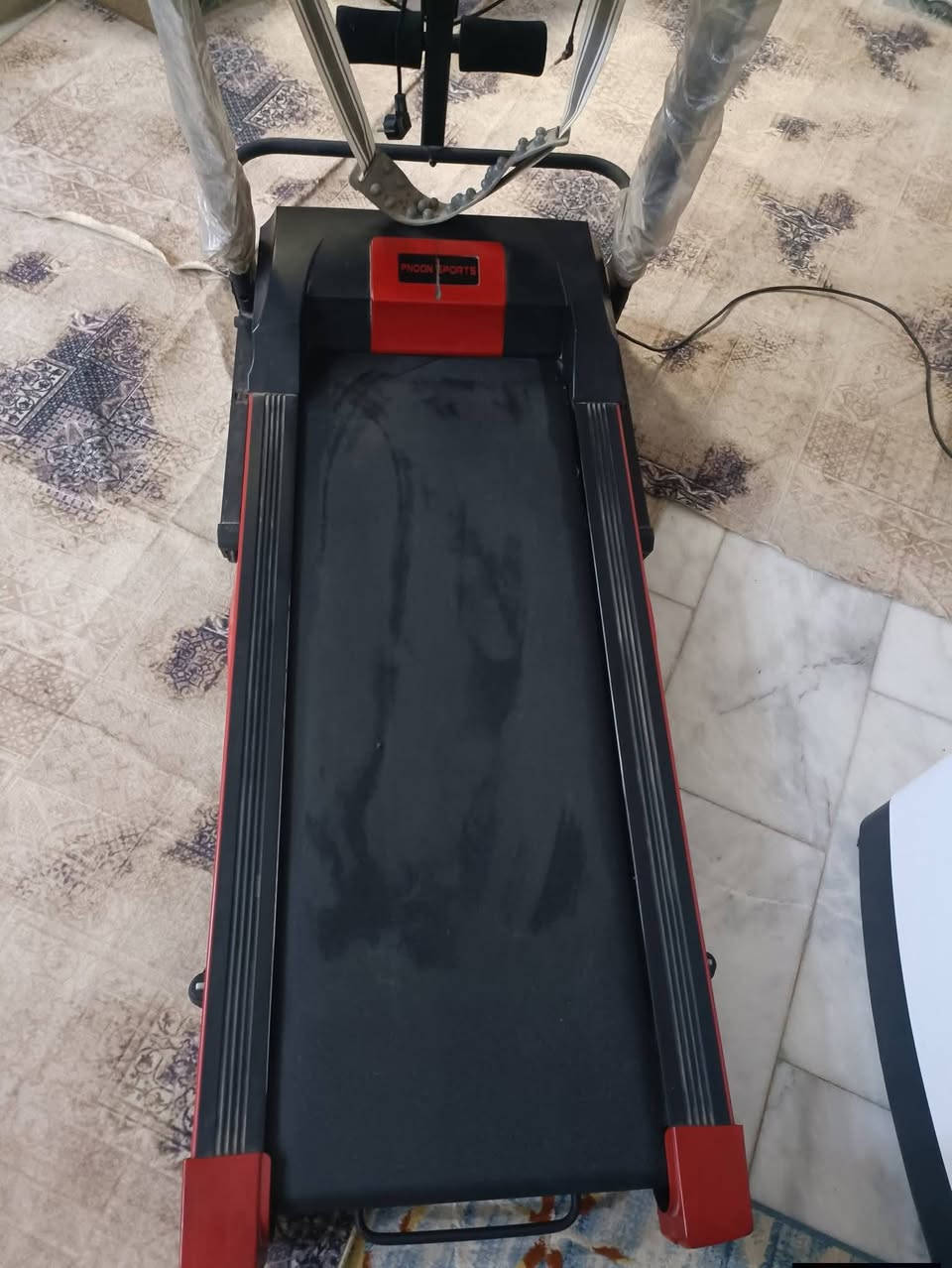 السلام عليكم
جهاز جري نوعه فنون الجهاز جديد مامستعمل من اشتريته ولسه يمكن مشتغل مره وحده بي نضامين جبلي وبي مستقيم 
وبي هزاز هم وبلوتوث 
السعر 575 وبي مجال حك الجيه 
اخيك مو شراي لاتعبني 
رقمي واتساب فقط ***********
