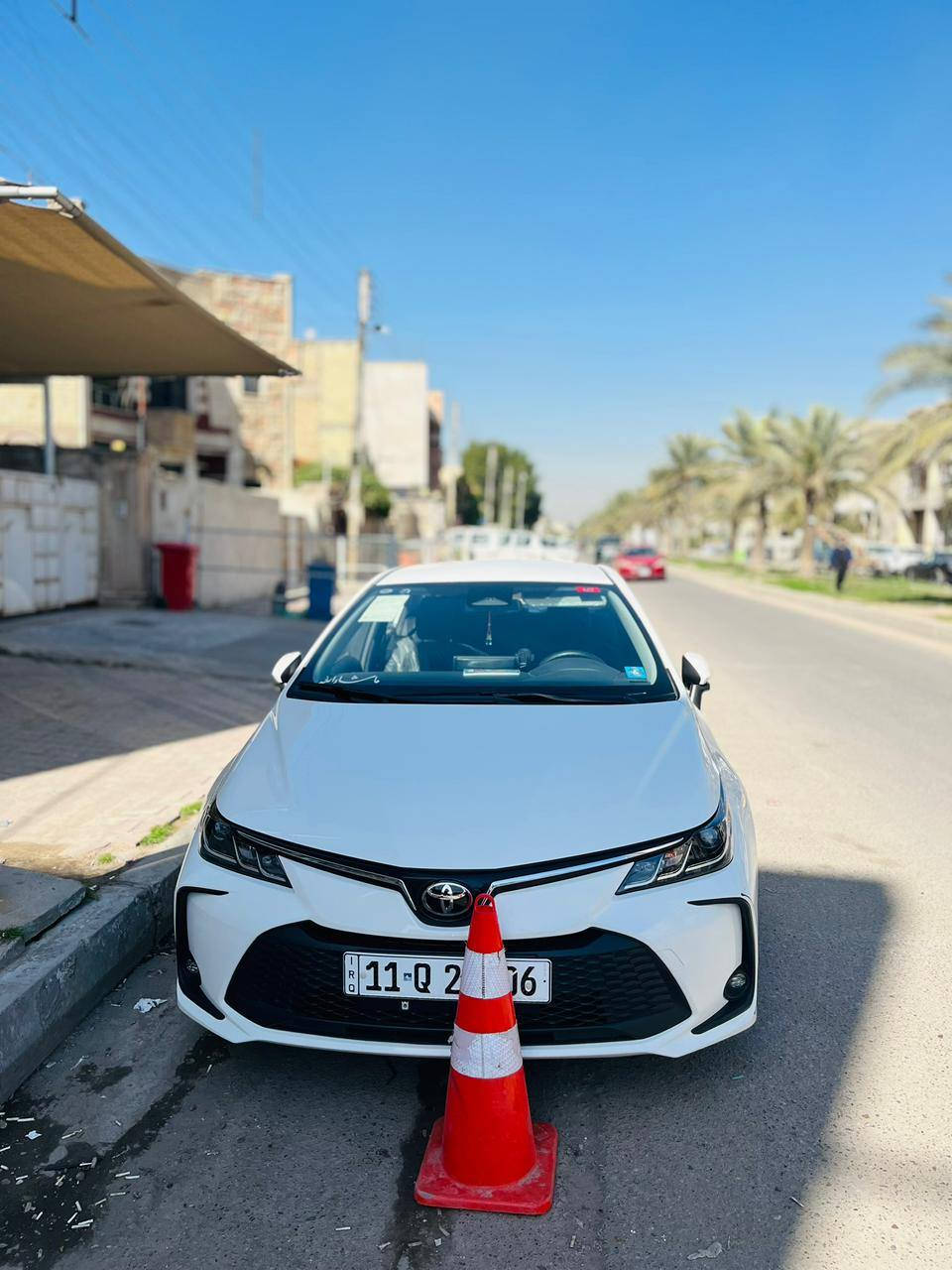 سلام عليكم 
كورولا للبيع 24هايبرد سعر 140بيه مجال هاتف *********** ماشيه 22 مكفوله من صبغ بس بارد بسيط بل جاملغ الامامي
