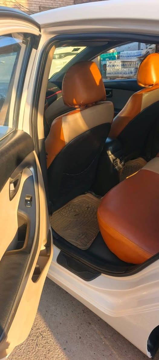 سلام عليكم النتراء خليجي مديل ١٥ بيه قطعه صبغ وشويه بلباب سعره ١٢٥ رقم ***********
