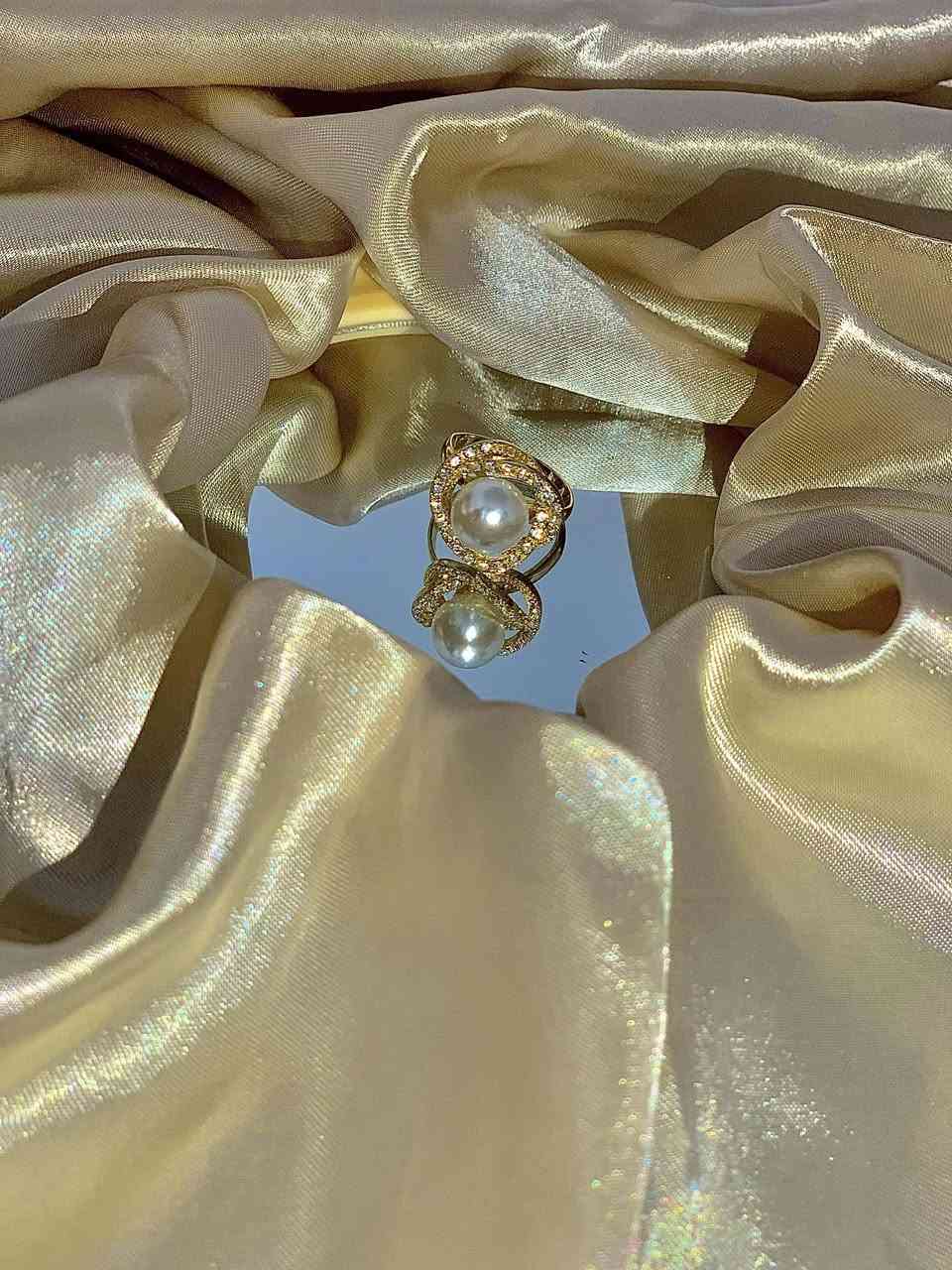 البساطة هي سرّ الأناقة دائماً.. قلادة ناعمة من جُمانْ تضفي سحراً هادئاً على إطلالتكِ اليومية ✨."
كلشي بلمنشور ب500
"متوفرة الآن للطلب عبر الدايركت 📥."
.
.
.

#جُمان #إكسسوارات #أناقة #العراق #طوزخورماتو #هدايا #نسائيات


**إذا كنت صاحب هذا الإعلان وتريد حذفه لأي سبب، رجاءا أرسل رسالة إلى الدعم الفني**