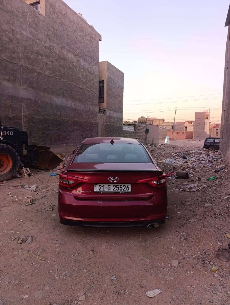 السلام عليكم 
للبيع
"مكلف بالنشر" 
سوناتا 2016 امريكي مواصفات عادية
حادث جامرلغ خلفي صبغ جامرلغ خلف السائق و الباب الخلف السائق 
مميزات 
منضومة غاز 60L 
داش كام ممتاز مايك و ميموري و تصوير عالِ الجودة
بقيمة 200 الف 
محرك 2.4 GDI 
منضومة عدسات وليست زنون عادي أضائة ممتازة 
كامرتين خلفية 
تحكم بالكاميرات الامامية و الخلفية من خلال شاشة الداش كام و تحسس الصدمات 
السعر 123 و بيها مجال بسيط 
مكانها بغداد حي كرارة 
للتواصل ***********
