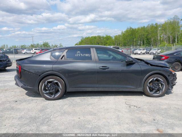 كيا k4 موديل 2025
السعر 140 دخول جديد حادث بسيط موضح بلصور
 مواصفات EX فول عدا الفتحه 
محرك 2000 دوش /شاشة كبيره متصل مع كاميرا دواره/ تحكم ستيرن كروز سرعة مانع انزلاق تحديد مسار/ وضعيات قيادة مود درايف/تبريد بيانو /تشغيل عن بعد/
سايد بريك دكمة/ ويل كب بلاد/ رادار امامي وجانبي/ السيارة مصلحة وجاهزة
 منفيس تترقم شمالي

***********
