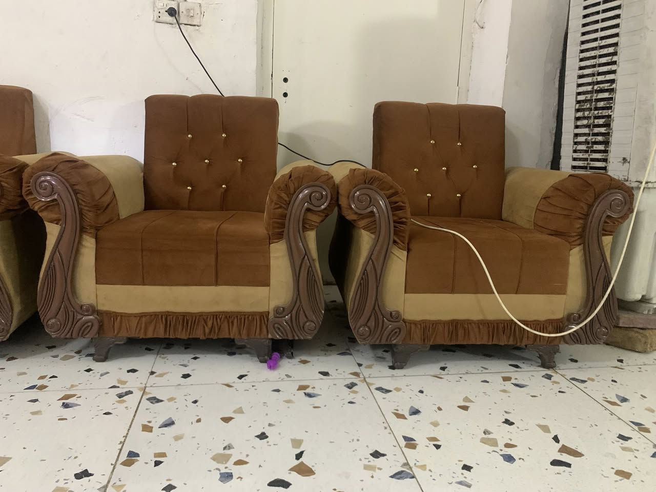 السعر ٢٥٠
تخم عدد ١٠ مقاعد  نضيف  مرتب 
مكانه بغداد العامريه   ‭+٩٦٤ ٧٨٧ ٧٥٥ ٠٨٨٤‬


**إذا كنت صاحب هذا الإعلان وتريد حذفه لأي سبب، رجاءا أرسل رسالة إلى الدعم الفني**