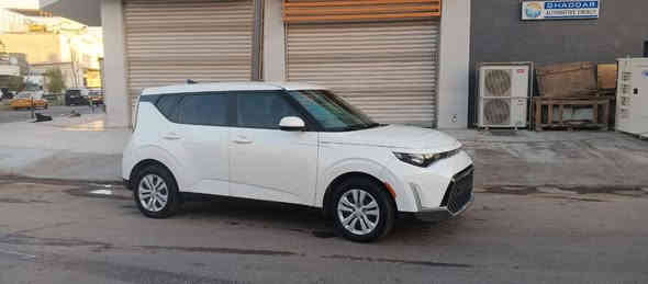 كيا صول مواصفات عادية موديل 23 
 الحادث موضح بالصور 
المكينه 2000دوش ماشيه 32
قطعتين كلير مصبوغه بامريكا  
السعر 155ورقه وبيها مجال 
السياره بدون رقم موقعها ببغداد
للتواصل على الرقم التالي:***********
