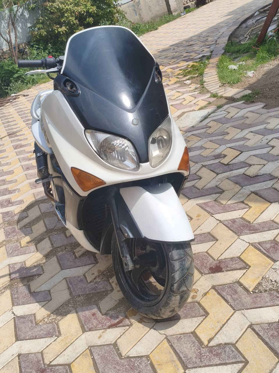 سلام عليكم 
دراجه تي ماكس 2007
كزوز  رياضي دراجه فول 
سعر 15 ورقه وبيه مجال 
اتصال ***********
