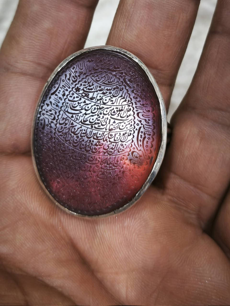 السلام عليكم محبس يماني تحفه من تحف الزمان حجم وصياغه يدويه وخط نوادر للبيع الاتصال ***********
