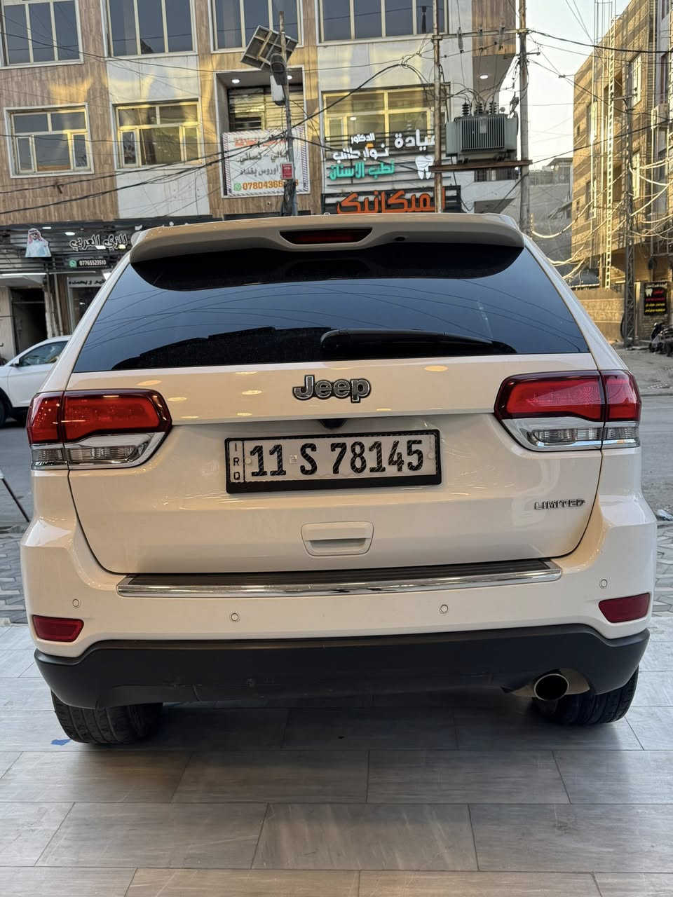 السلام عليكم
جيب كراند شيروكي 2021 لمتد
بانوراما 
تدفئة وتبريد كشنات
رادارات
مقاعد جلد
شاشة كبيرة 
مواصفات لمتد معروفة
السيارة جدا نظيفة وعلة ايدينه 
حادثهة مرفق بالصور ضرر جدا بسيط
السعر 22.800
الدورة شارع الميكانيك
 واتساب ***********
