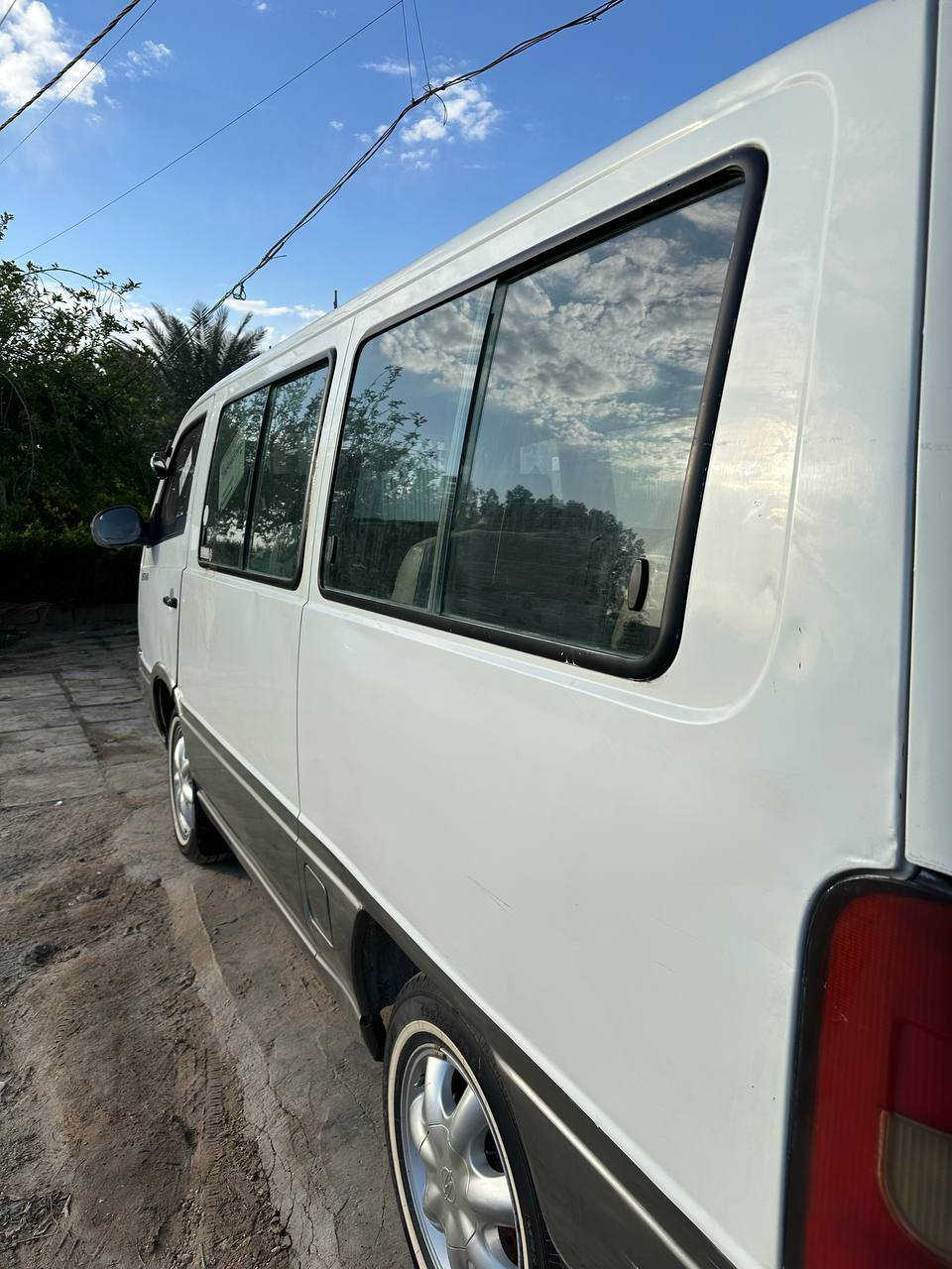 السلام عليكم استانة للبيع موديل 97 السيارة جديدة وجهازه ماناقصها شي حداديه ومكينه وكير وتخم تاير كله جهازه بسمي شخصياً وسنويه لحد 2027 للاستفسار اتصال ع رقم ***********
