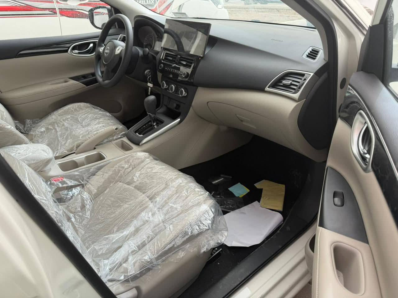 السلام عليكم 
نيسان سنترا 2025 زيرو رقم بغداد ظمان السور ٣ سنوات او ١٠٠ الف كيلو متر .. فتحه سلايت داخل بيجي شاشه كامرا ويل كب شاشة .. بأسمي 
السعر قفل137$ ***********
