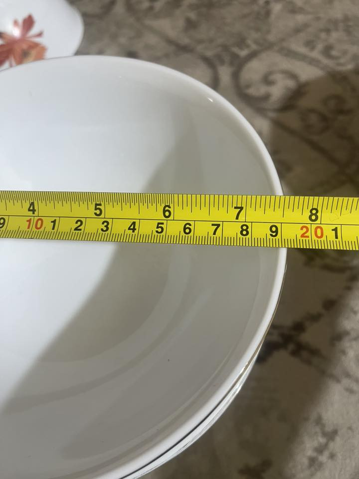 (٦) مثارد بألوان خريفيه روعه صيني مختوم ابو الكوخ توزيع الاسواق المركزيه نظافه تامه حجم كبير  قياس القطر ١٩ سم والعمق ١٢ سم السعر خاص لطفاً يوجد توصيل لكل محافظاتنا الحبيبه


**إذا كنت صاحب هذا الإعلان وتريد حذفه لأي سبب، رجاءا أرسل رسالة إلى الدعم الفني**