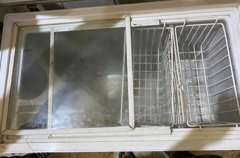 مجمده ياباني عل فحص شغاله سعرها ١٢٥ وبيها مجال العنوان الديوانيه بدايه شارع سالم
***********
