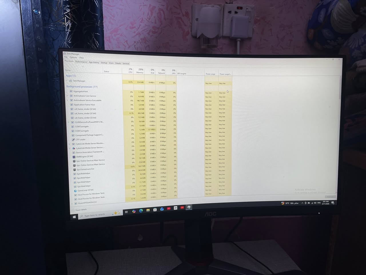 السيت أب متكامل (PC + شاشتين) للبيع -  💻🔥
الوصف:
السلام عليكم شباب، متوفر سيت أب كامل للبيع بنظافة ممتازة جداً واستخدام راقي. التجميعة متناسقة ومجهزة بشاشتين (وحدة عرضية كيرف ووحدة عمودية) 
💻 مواصفات الكيس (PC Specs):
 المعالج: AMD Ryzen 5 3500X (6 Cores) أداء قوي ومستقر.
 كارت الشاشة: NVIDIA GeForce GTX 1650 (4GB) ممتاز للألعاب والبرامج.
 الرام: 16GB DDR4 بسرعة 3200MHz (سلاسة تامة بالفتح والتنقل).
 التخزين: SSD 240GB للنظام السريع جداً + HDD 1TB للملفات والألعاب.
 الكيس: كيس كيمينج مع مروح RGB تبريد وإنارة ممتازة.
🖥️ الشاشات (تشتغل ثنائية بنفس الوقت):
1. الشاشة الرئيسية: AOC Gaming كيرف (منحنية) بمعدل تحديث 165Hz - سلاسة خيالية

2. الشاشة الثانوية: Planar بحجم 24 بوصة (مقلوبة عمودي) - فريدم ومساحة مثالية 

⌨️ الملحقات (هدية ويه السيت أب):
 كيبورد ميكانيكي مدمج (60%) مع إضاءة RGB.
 ماوس كيمينج احترافي ومريح + ماوس باد ممتد.
📌 السعر:  650,000 الف  وقابل للتفاوض 

📍 المكان: ذي قار - سوق الشيوخ (متوفر معاينة وفحص قبل الشراء).

للتواصل والاستفسار يرجى المراسلة على الخاص


**إذا كنت صاحب هذا الإعلان وتريد حذفه لأي سبب، رجاءا أرسل رسالة إلى الدعم الفني**