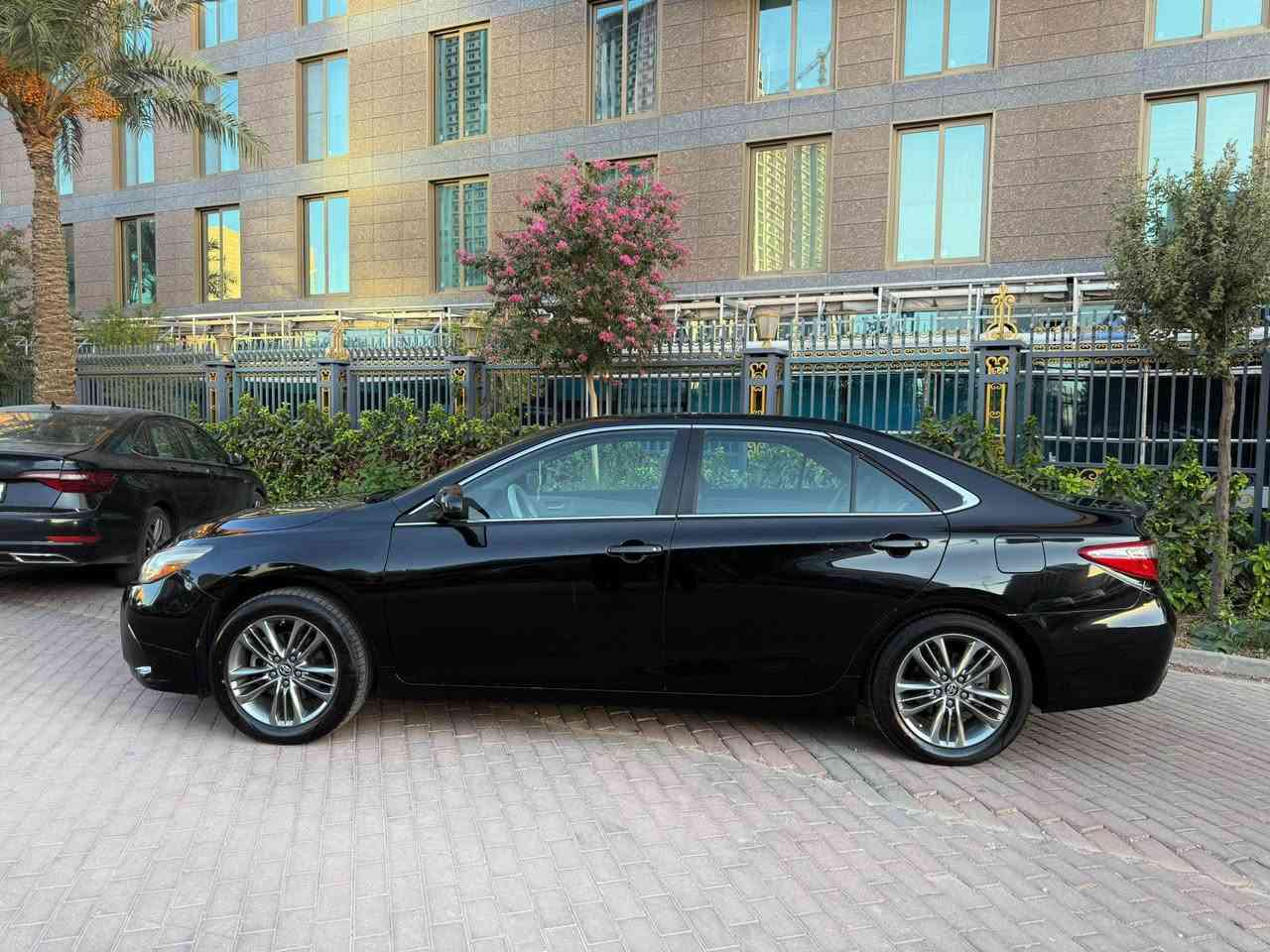 کامری 2017   -   75,000ميل روشتوه
دەرکەیەك و بۆنیت گۆراوە بە بیلاد ، بێ ژورى
ناو کرێمی مواصفاتى  SE  
٢ نوقتە لەسقفی هەيە بەردی بەرکەوتوە 
يه ك ده ست بوه سه نه وى تا 2028 نوى يه
سعرى 162$
*********** أربيل, العراق
