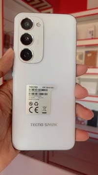 تكنو سبارك 40 • نظيف ١٠٠ • مكفول