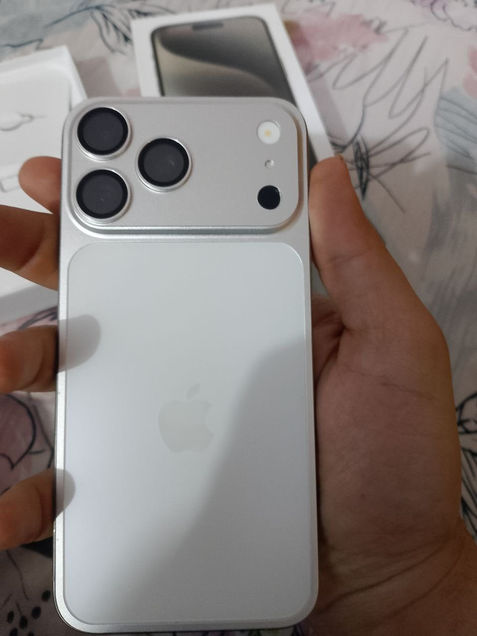 ايفون 15 برو ماكس بطاريه 85 ذاكرة 256 ويا شاحنه وسماعات فقط فيس ايدي توقف بل تحديث السعر 850 وبي مجال او مراوس ب s24 الترا


**إذا كنت صاحب هذا الإعلان وتريد حذفه لأي سبب، رجاءا أرسل رسالة إلى الدعم الفني**