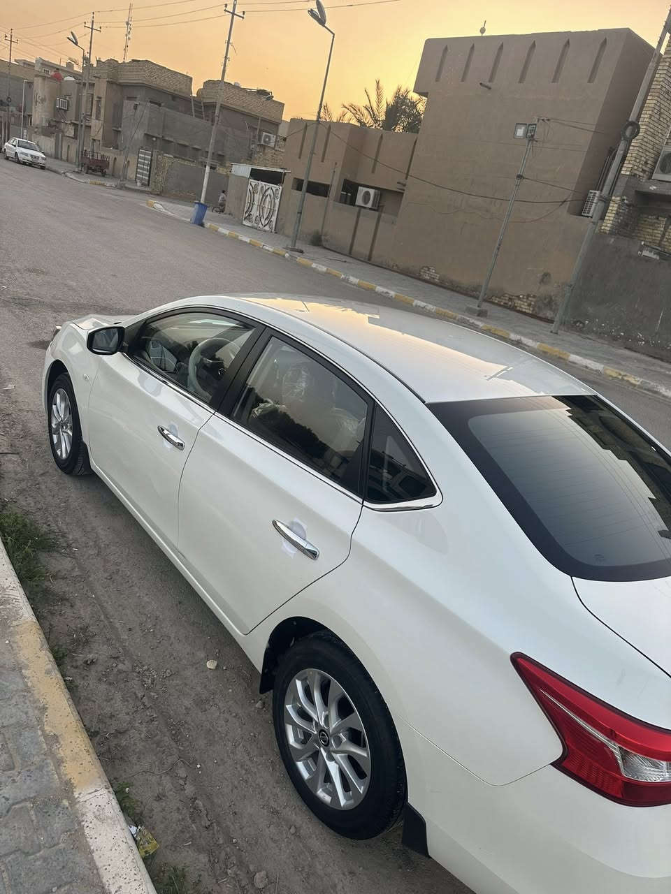 السلام عليكم نيسان سنترا موديل 2025 ماشيه 40 كم سيارة جديدة جدا على وضع الشركة سبير منازل عدتها على وضعها الداخل جلد احمر رقم بغداد ملاحظة : بيها شخط على گد اصبع بالباب ما مبين السعر 127$ عنوان كوت مركز مدينة رقم : ***********
