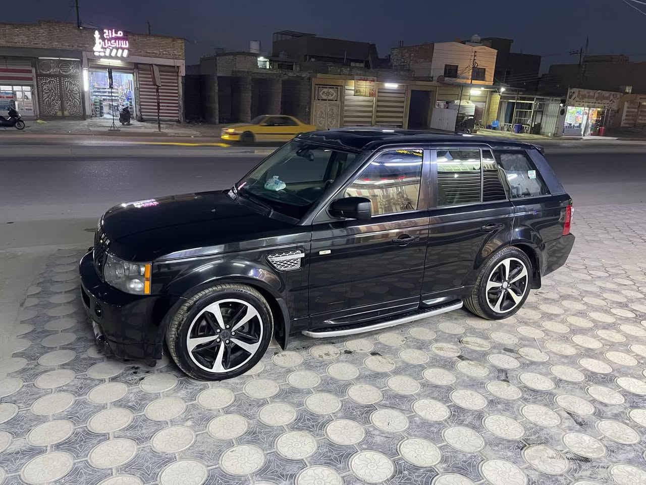 سلام عليكم 
متوفرة ورشه جديدة لتصليح وصيانة سيارات الرانج روفر بكل انواعها 
وصيانة سيارات الجاكوار بكل الفئات 
فحص وتشخيص الاعطال عن طريق الجهاز وبرمجه
تجفيت محرك تبديل كازكيت تبديل دسكات امامي وخلفي
حدادة صدر تحوير من جوبلس الى دبل ولوي الماني او ياباني
تصليح منظومة الجوبلس تبديل او تصليح صمامات الهواء
بادارة حمزة 
ورقم التواصل على الارقام التالية 
***********
***********
وبانسب الاسعار
