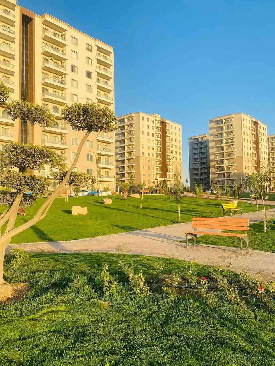 *تفاصيل الشقة*
- الموقع: مجمع باك لاند دايموند ستي 
- الواجهة:مقابل فلل كولبال
- الطابق: 12
- المساحة: 80 متر مربع
- التوزيع: غرفة + صالة
- الوضع: زيرو، غير مستخدمة
- السعر: 4 دفاتر و 40 ورقة وقابل للتفاوض 
*للاستفسار والحجز:*
- رقم الهاتف: *********** 
- طريقة التواصل: آسيا - واتساب
