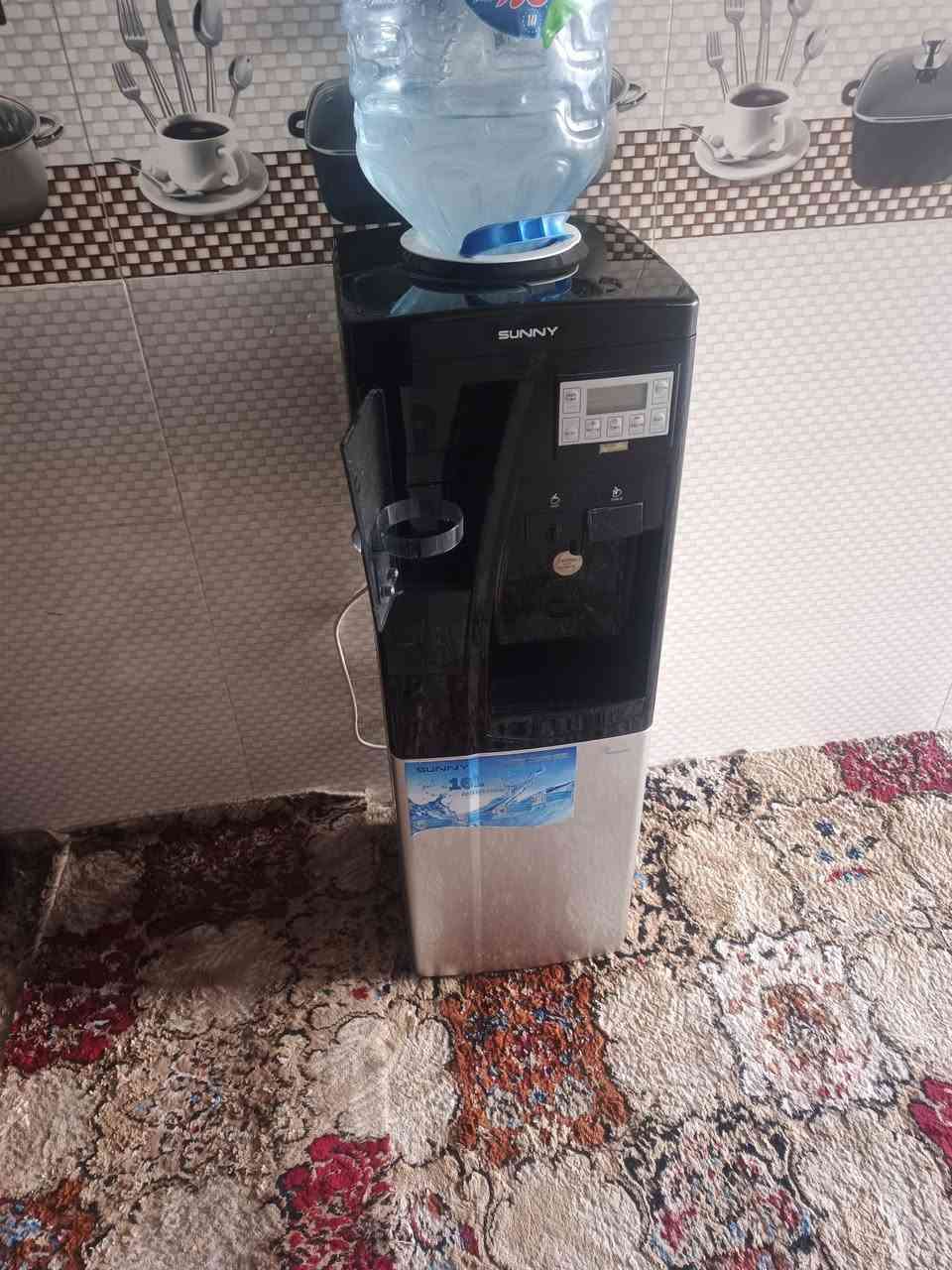 سلام عليكم براد شغال شرط حار بارد ثلاجه كل عيب مابيه بلادي وضع الشركه السعر 60  وبيه مجال مكاني كركوك حي عسكري شراي اتصل ***********
