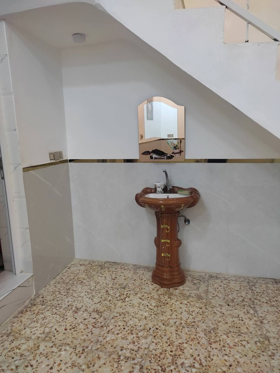 دار_للبيع بناء نظيف حله_ كراغول شارع الكبان قرب صيدليه صفا

المساحة 100متر طابو زراعي سند25 

طابقين غرفتين نوم كليدور ومطبخ صاله ومجمع صيحات داخلية وخارجية 

للاستفسار الاتصال ***********
***********
مراجعة مكتب سومر للعقار نادر الاولى على الشارع الخدمي قرب حسينيه حنتوش
