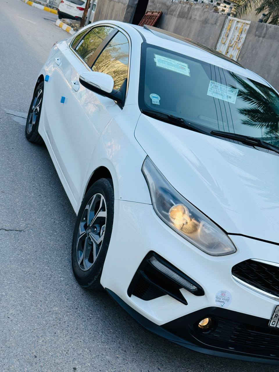 سيراتو 2019خليجي فول الموصفات ماعدا البصمه مكينه 1600جاهزه كير مكينه حداديه تخم تاير تبريد دوشمه جديده سياره حلوه وجاهزه كفاله ماعدا الدوس بيهن قليل صبغ وبارد شويه  مكان سياره ذي قار سعر 133 وبيهه مجال ماشيه 100 استفسار ***********
