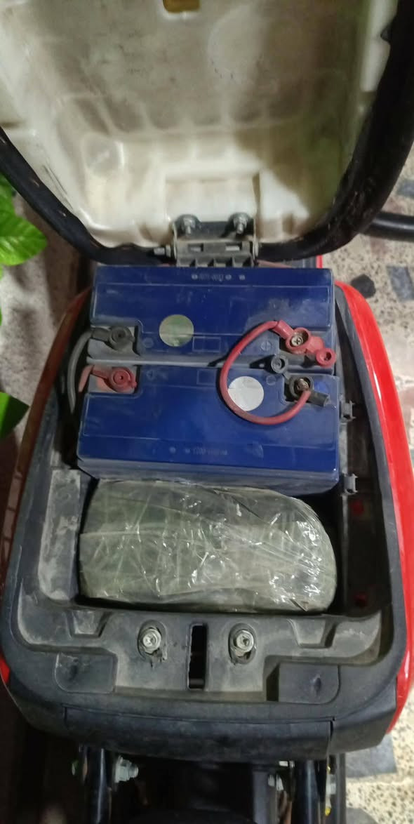 ار تسعه للبيع
السعر 350وبيها مجال 

دراجه شغاله وكامله من جميع هورن ولايت بطاريات شغاله 
السله موجوده والتكيه فاتحهن 

بس اكو ملاحضات 

بوربرنك امامي وباقي ملاحضتين نقص غيره ماكو


**إذا كنت صاحب هذا الإعلان وتريد حذفه لأي سبب، رجاءا أرسل رسالة إلى الدعم الفني**