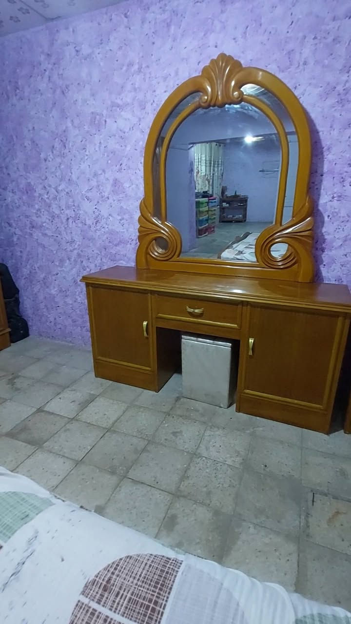 غرفه نوم احطاطه مو سوكي  نضيفه جدا  
سعرها ١،٠٠٠،٠٠٠
مليون دينار  بيها مجال 
*********** مكان تكريت
