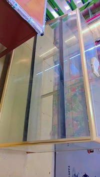 ميز جديد وباترينة للبيع ٠٧٧١١١٤١٦٠٧