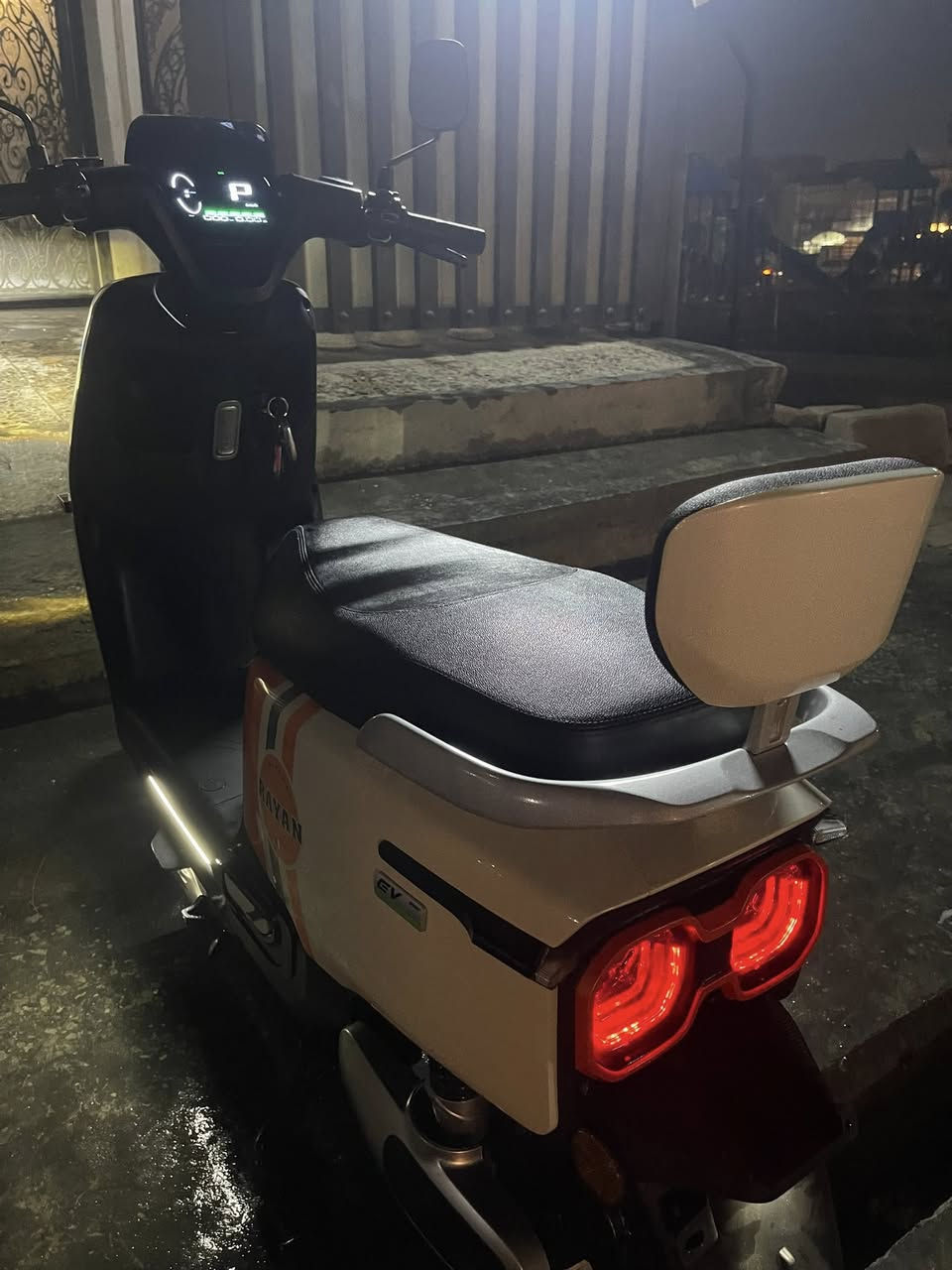 دراجه شحن ريان ام عيون للبيع 

دراجه 2025 

6 بطاريات 

ملف 1200 حقيقي 

فول الفول 

ولا شخط دراجه

الاستفسار *********** 

العنوان بغداد العامريه
