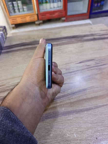 السلام عليكم بوكو x4 نسخة ال جي تي ذاكرة 256 رام 8 ببجي 120 فريم نضافة 99% بدون ملحقات سعرة 200 مكاني بابل الهاشمية رقمي ***********
