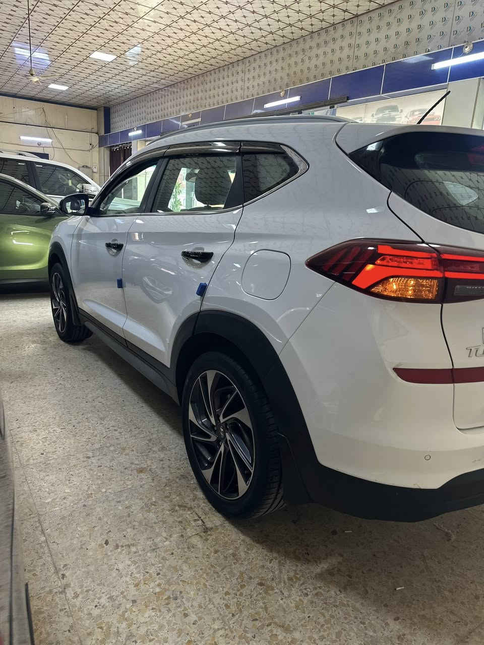 السلام عليكم ل
للبيع توكسان موديل 2019 خليجي رقم بغداد 
كير محرك كفاله 
فول مواصفات عده لبانوراما 
بصمه تشغيل بصمه اباواب
مري كهرباء 
كشنين كهرباء جلد 
شاشه كبيره 
تحكمات
خمس عدسات 
ويل كب 
وبعد بيها  مواصفات 
السعر  185$ ورقه وبيها مجال 
رجااً بس شراي يتصل 
 ***********  واتساب شغال 
السونار مع الصور شواصي تكم لغود كص كفاله
