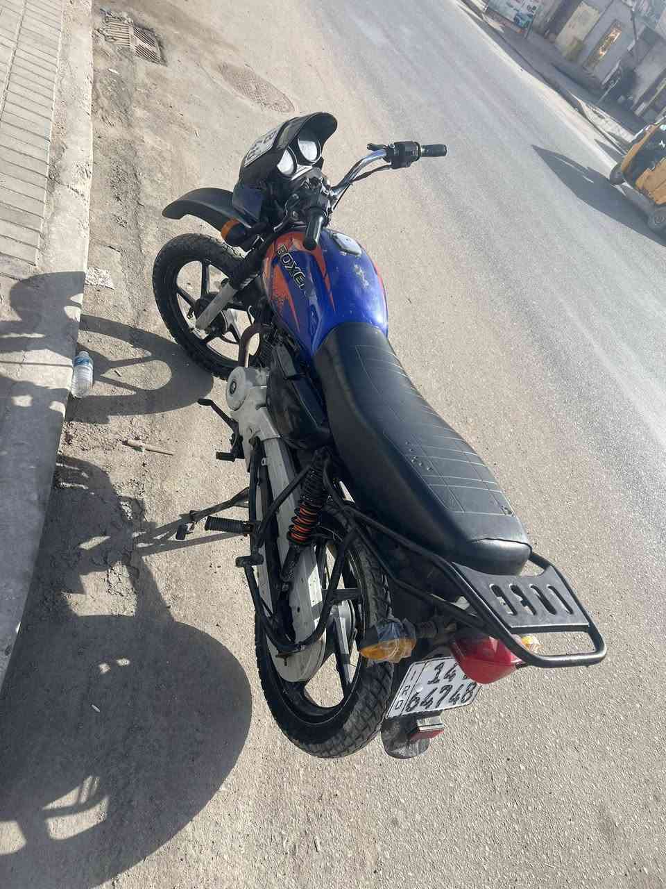 بوكسر  رقم جديد بسمي مديل18 مكينه مفتوحه  السعر مليون 650بيه مجال بسيط بصره معقل ***********
