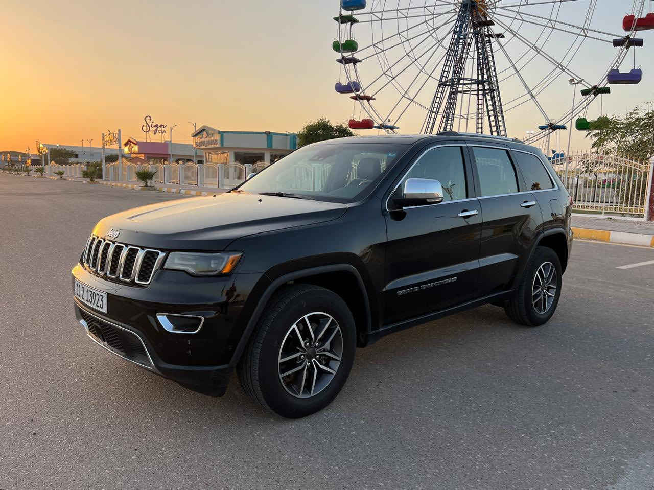 السلام عليكم للبيع
2022 jeep grand Cherokee limited 
2022 جيب جراند شيروكي لمتد

محرك 3,600 V6

المواصفات وكل المعلومات عن السيارة مذكورة بالفيديو 

صورة السونار من ضمن الصور 

السعر المطلوب 27,500 $ 
 
اي استفسار الاتصال على ***********
